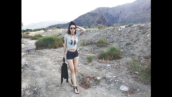 Valentina Nappi deutsche erotikfilme kostenlos anschauen isst und bumst das Arschloch einer vollbusigen Brünetten