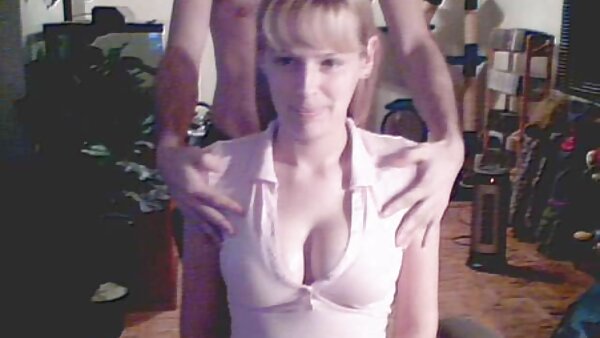Vier hellhaarige große Ladyboys werden dem glücklichen Kumpel köstliche Schwänze lutschen deutsche amateur pornofilme