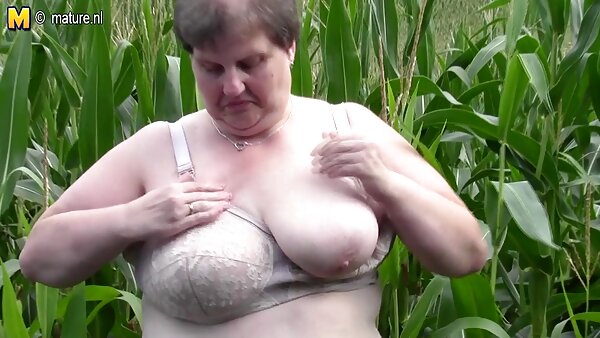 Das brasilianische Luder geile deutsche filme Karin zieht sich aus und zeigt einen schönen nackten Körper